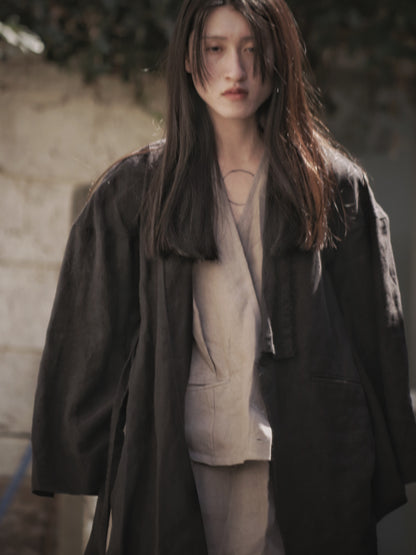 wide shoulder knee-length coat