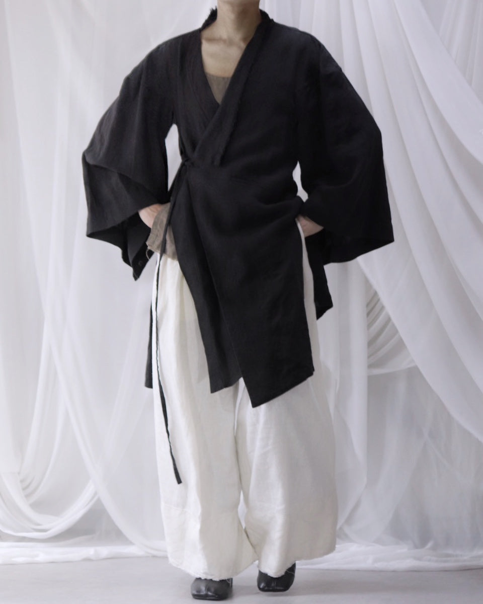 wide shoulder knee-length coat