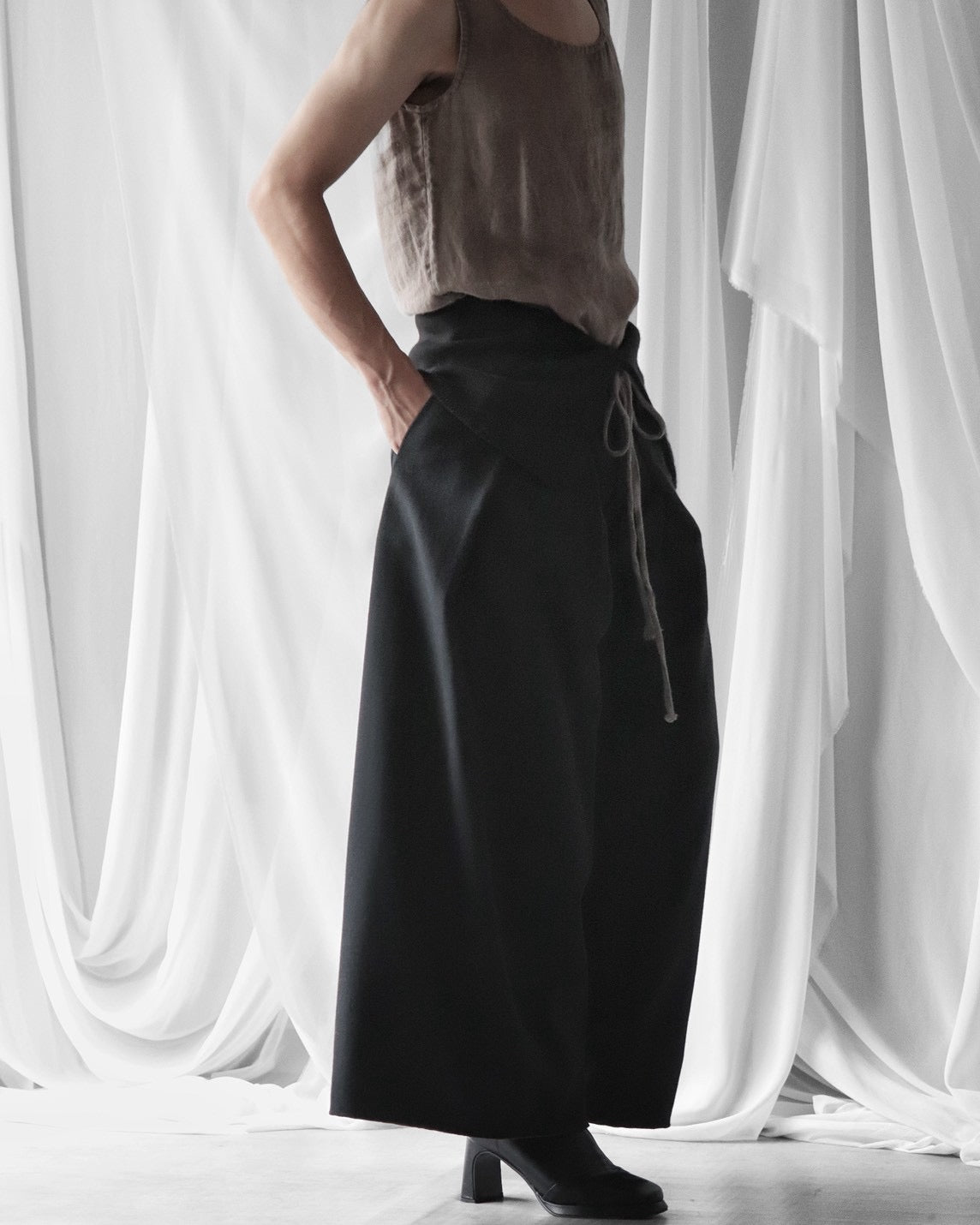 HARAMAKI trousers