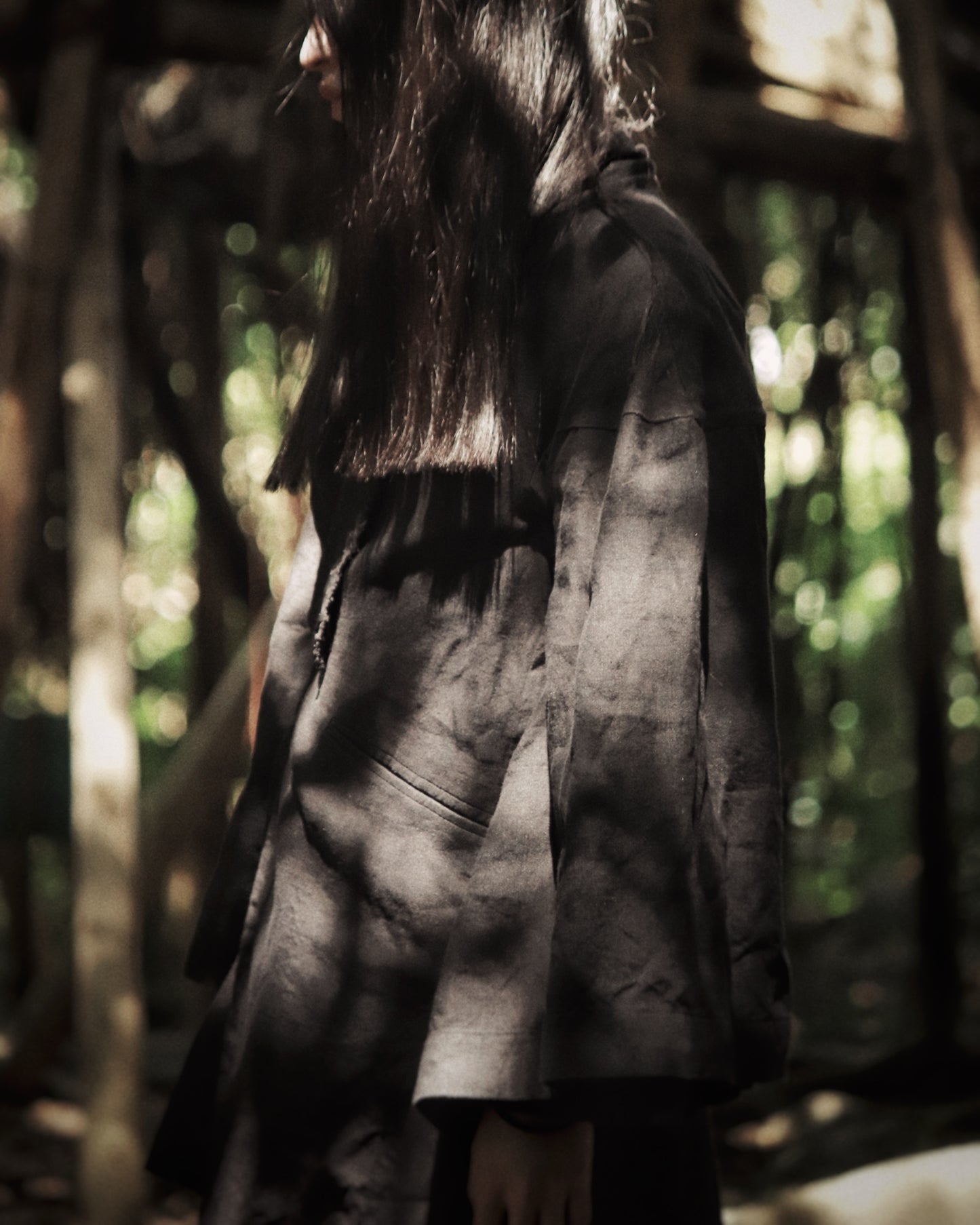 wide shoulder knee-length coat