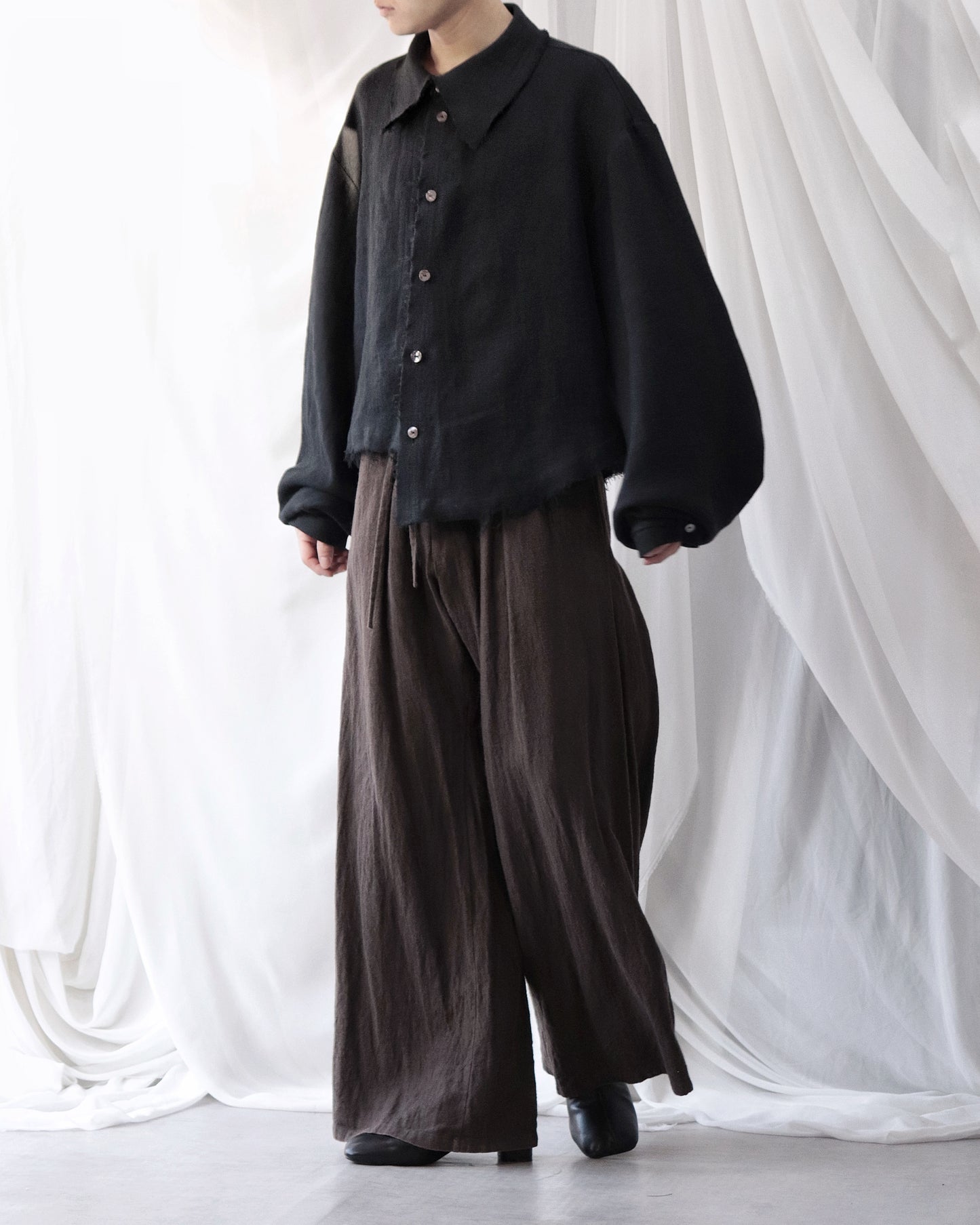 cut off flare sleeve shirt/black