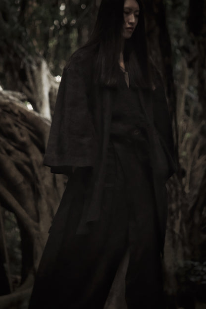 wide shoulder knee-length coat