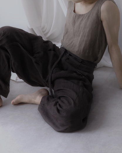 tuck tapered trousers
