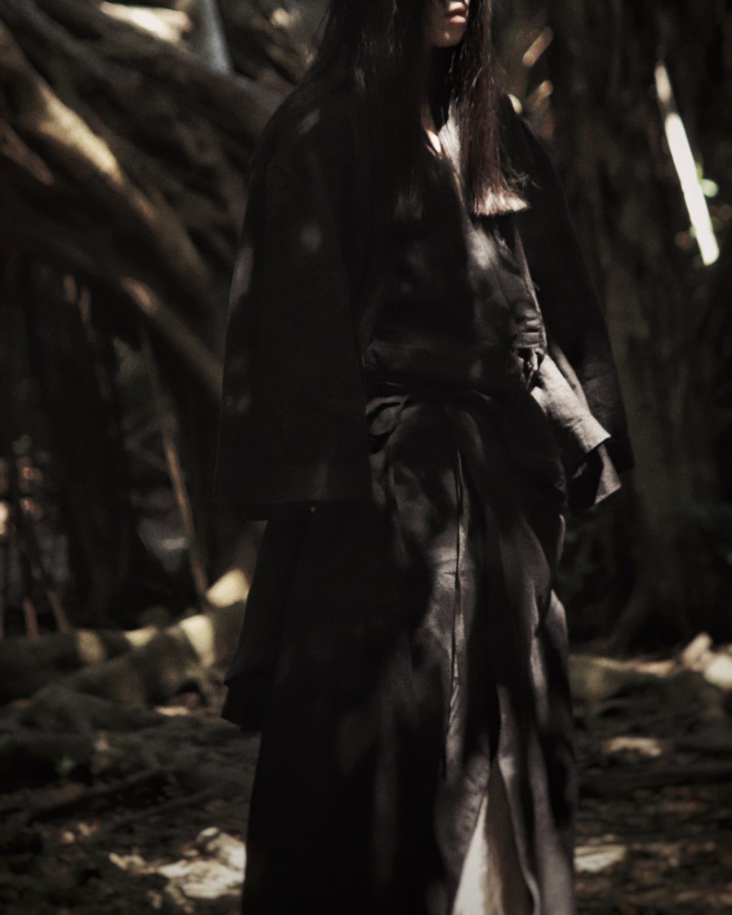wide shoulder knee-length coat