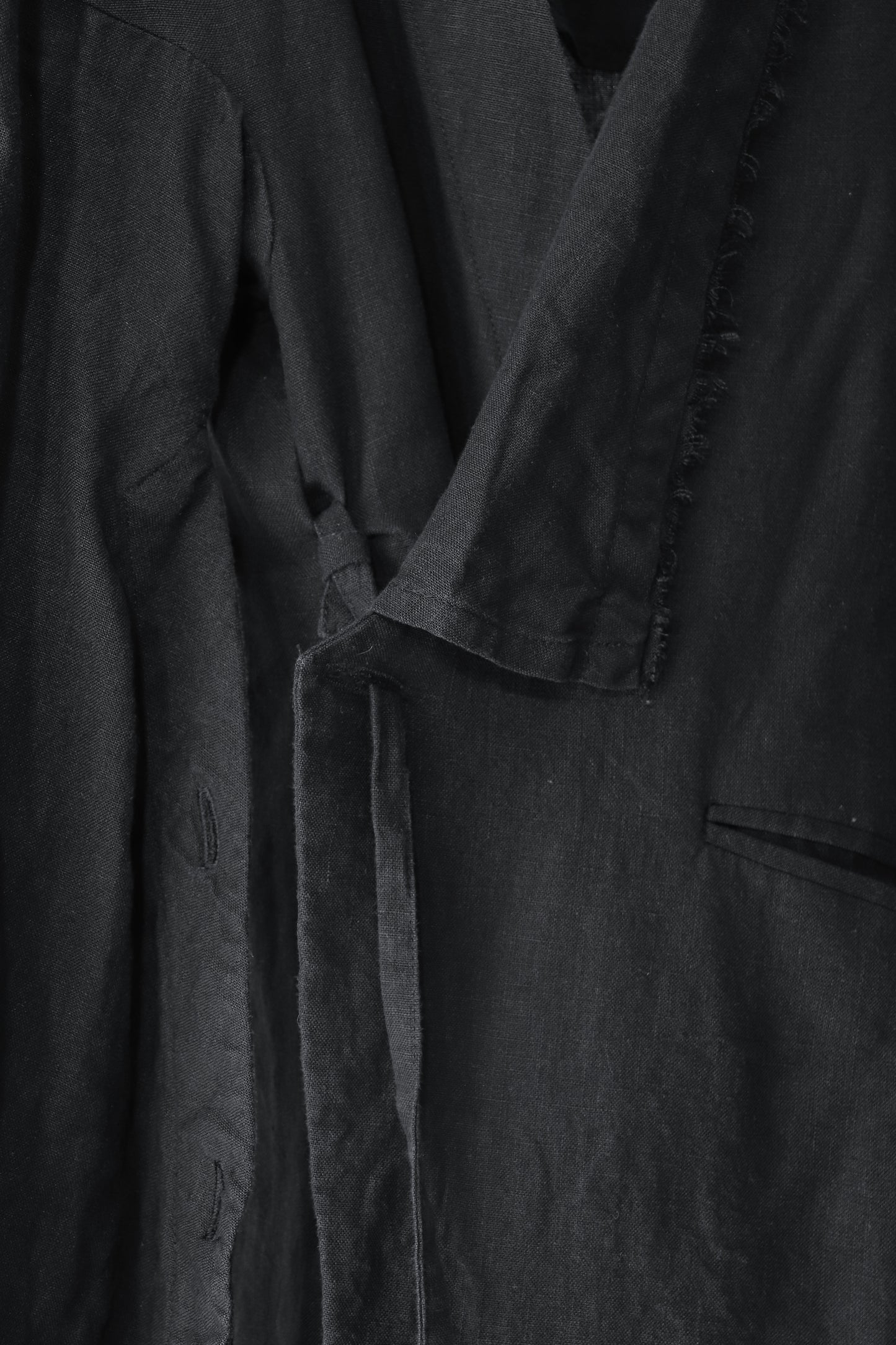 wide shoulder knee-length coat