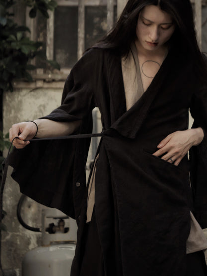 wide shoulder knee-length coat