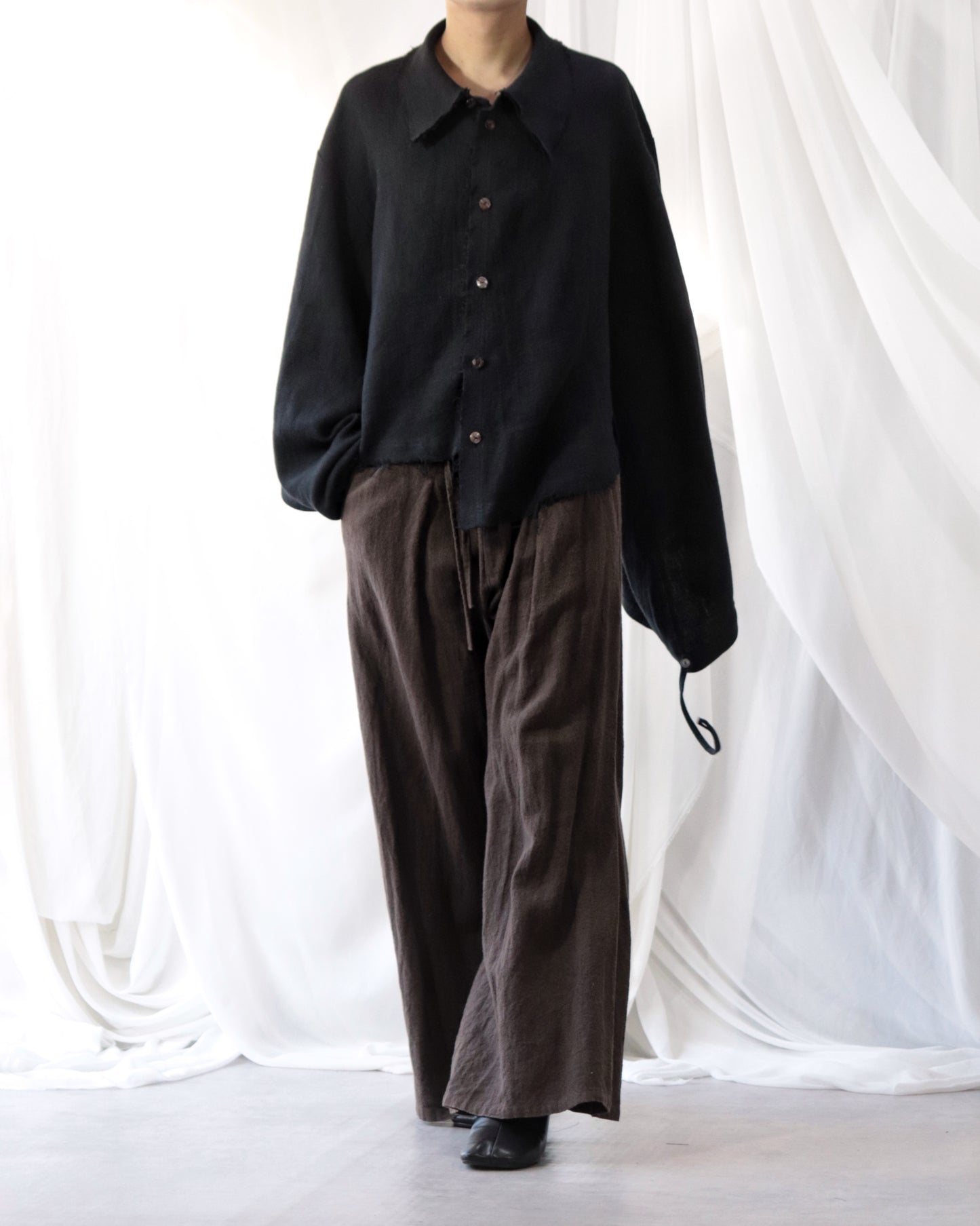 cut off flare sleeve shirt/black
