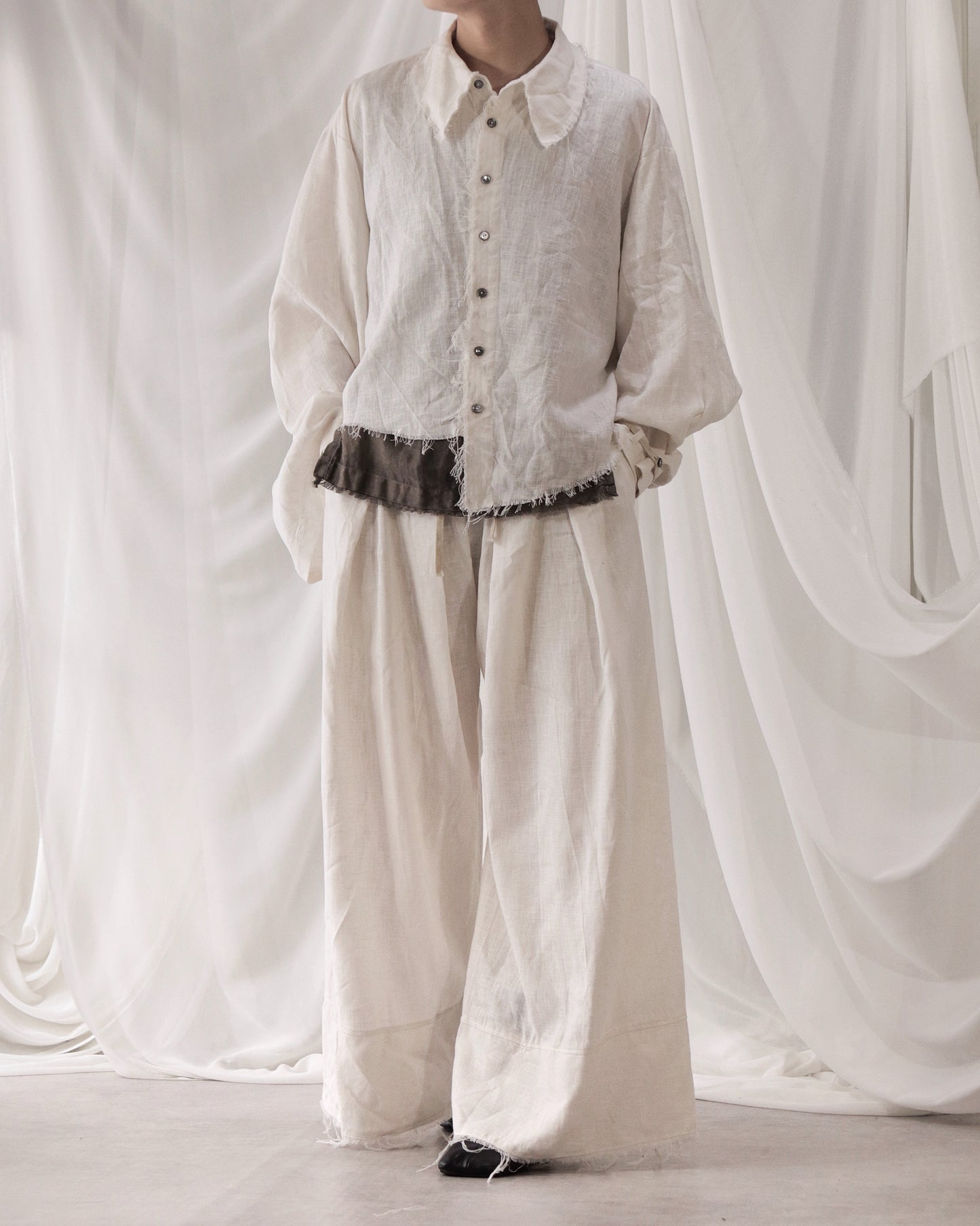 cut off flare sleeve shirt