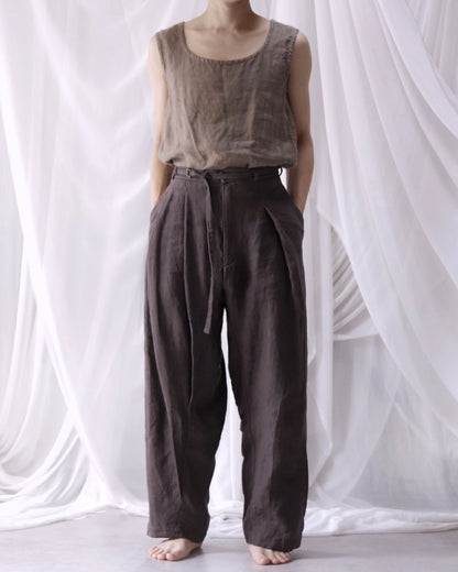tuck tapered trousers
