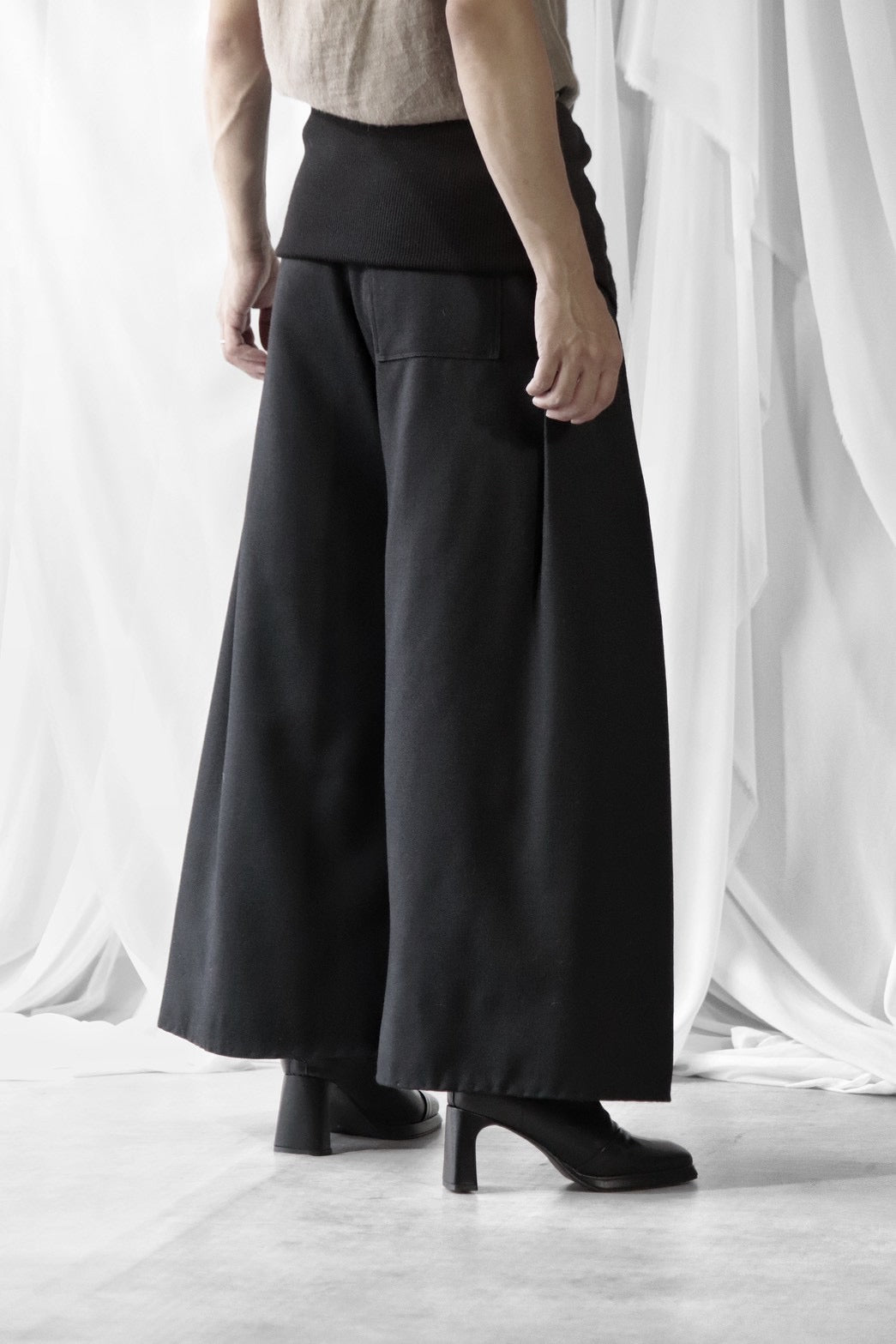 HARAMAKI trousers