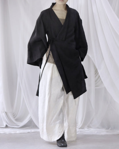 wide shoulder knee-length coat