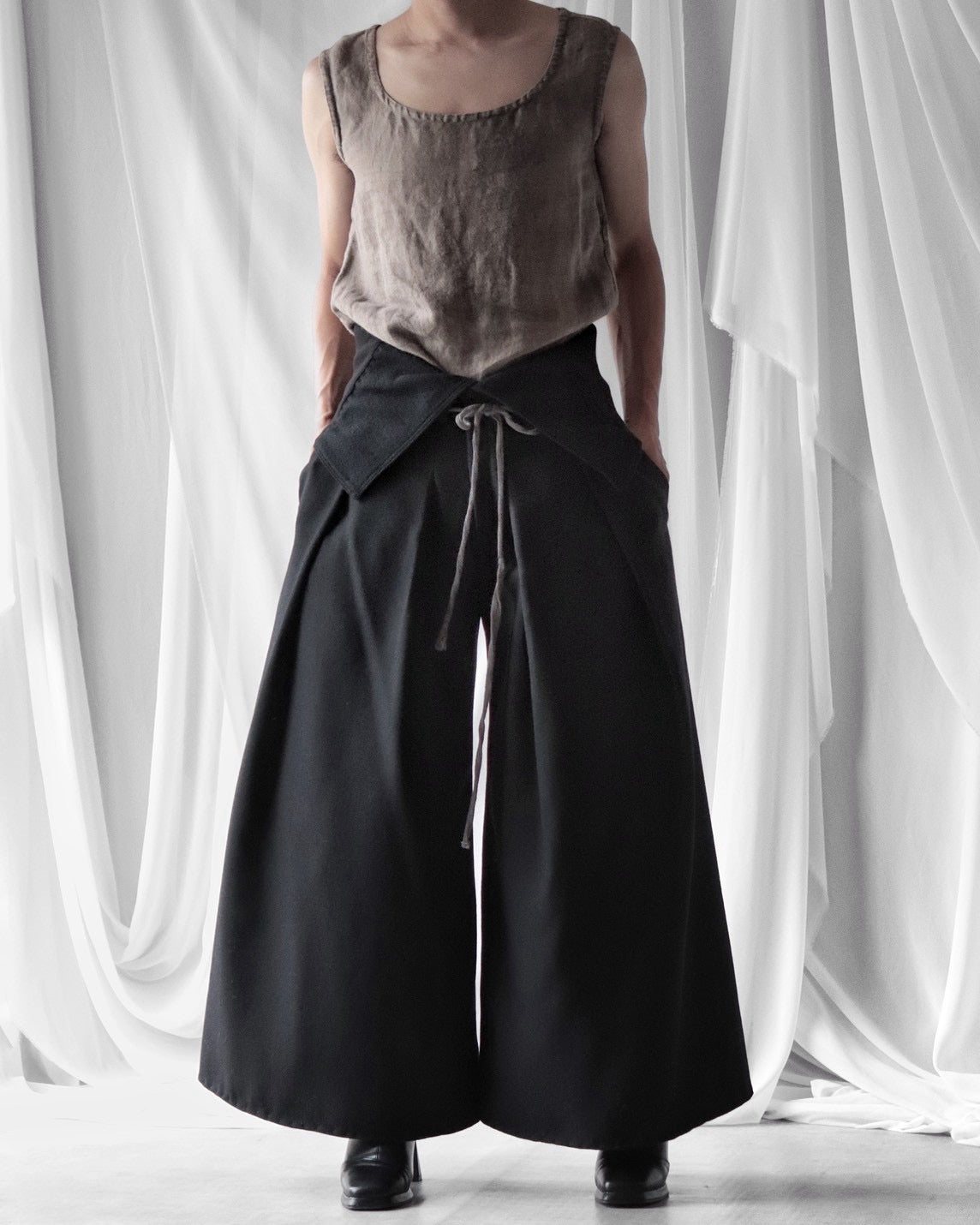 HARAMAKI trousers