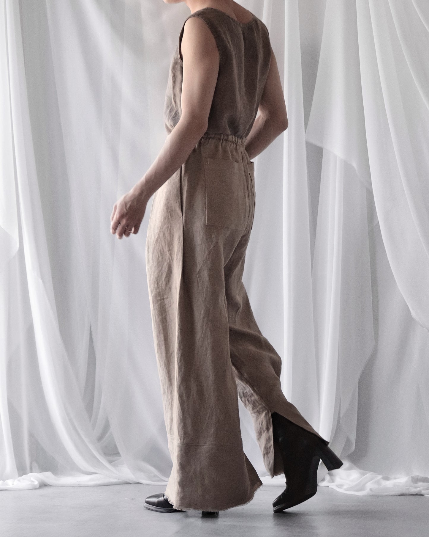 wide easy trousers
