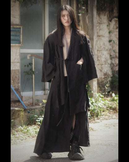 wide shoulder knee-length coat