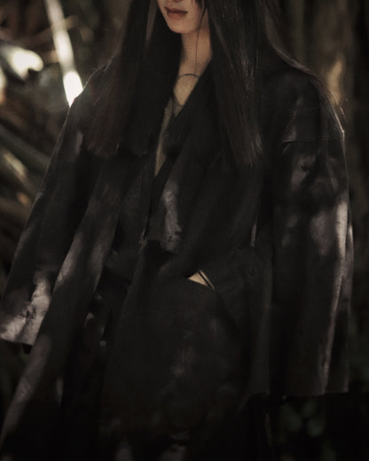 wide shoulder knee-length coat