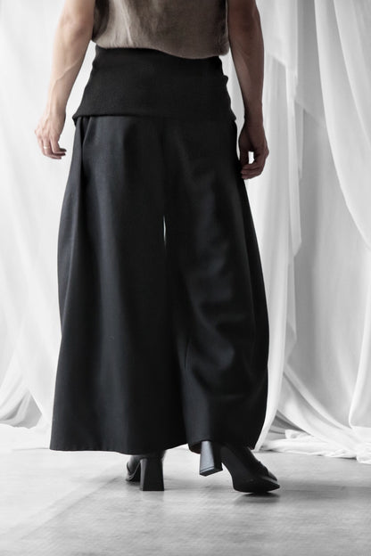 HARAMAKI trousers