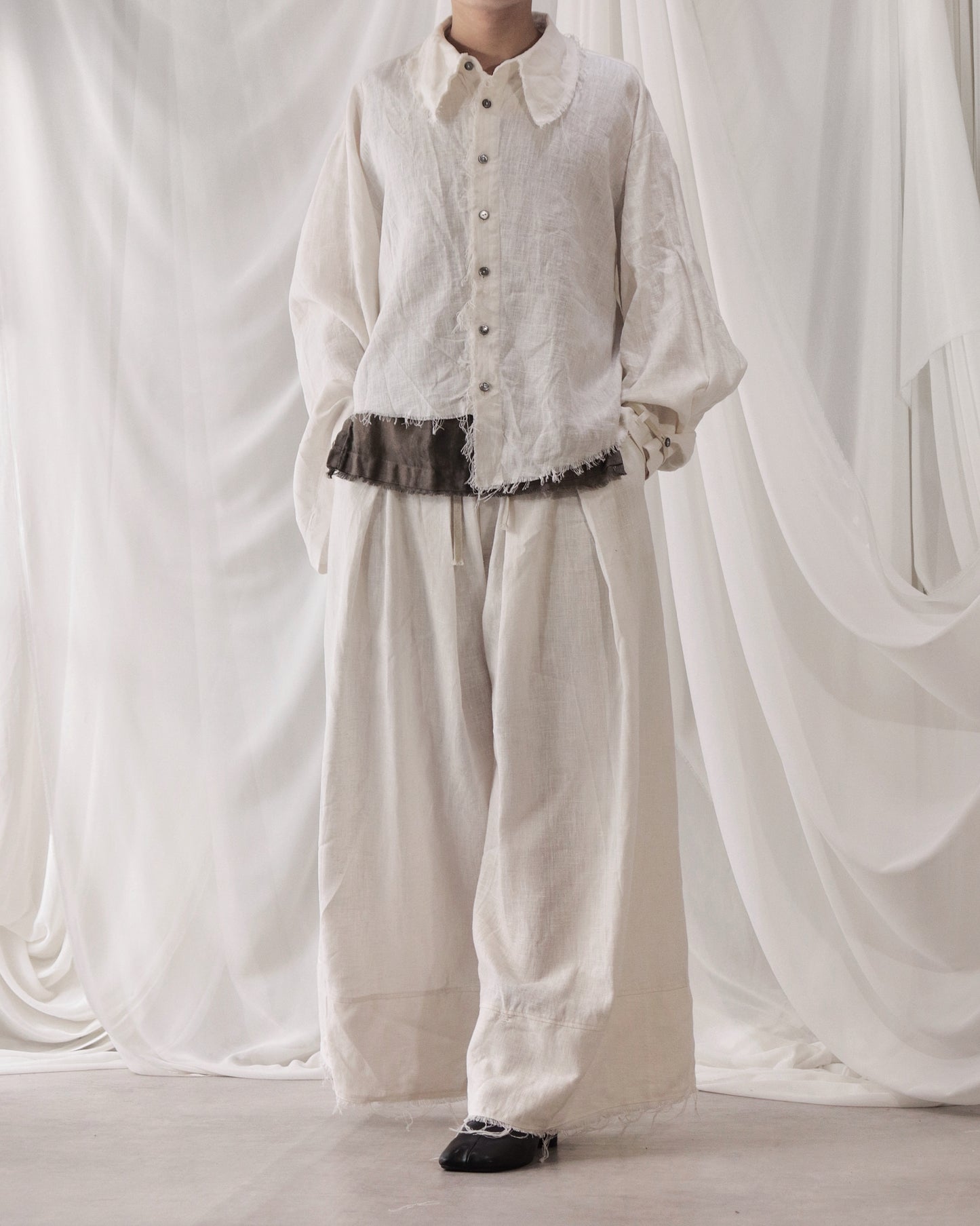 cut off flare sleeve shirt