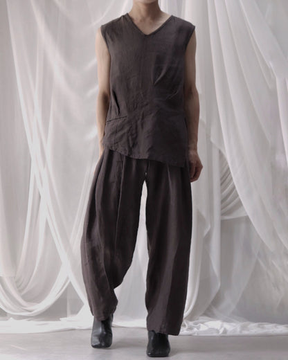 tuck tapered trousers