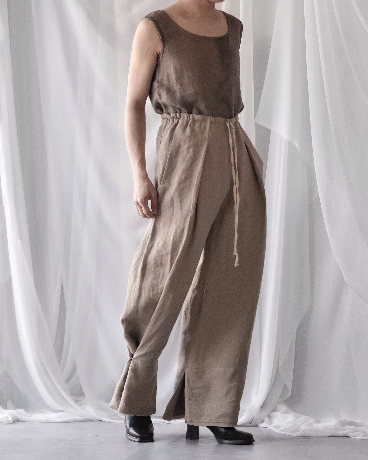 wide easy trousers