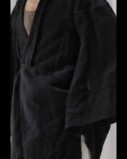 wide shoulder knee-length coat