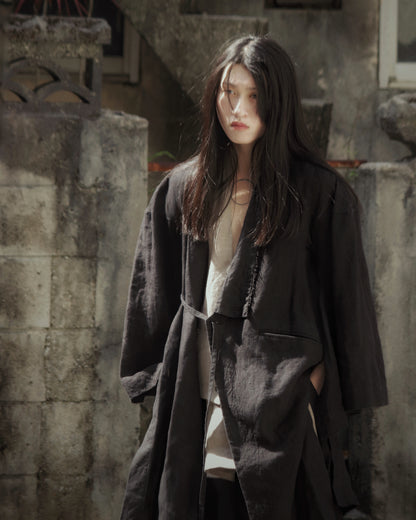 wide shoulder knee-length coat