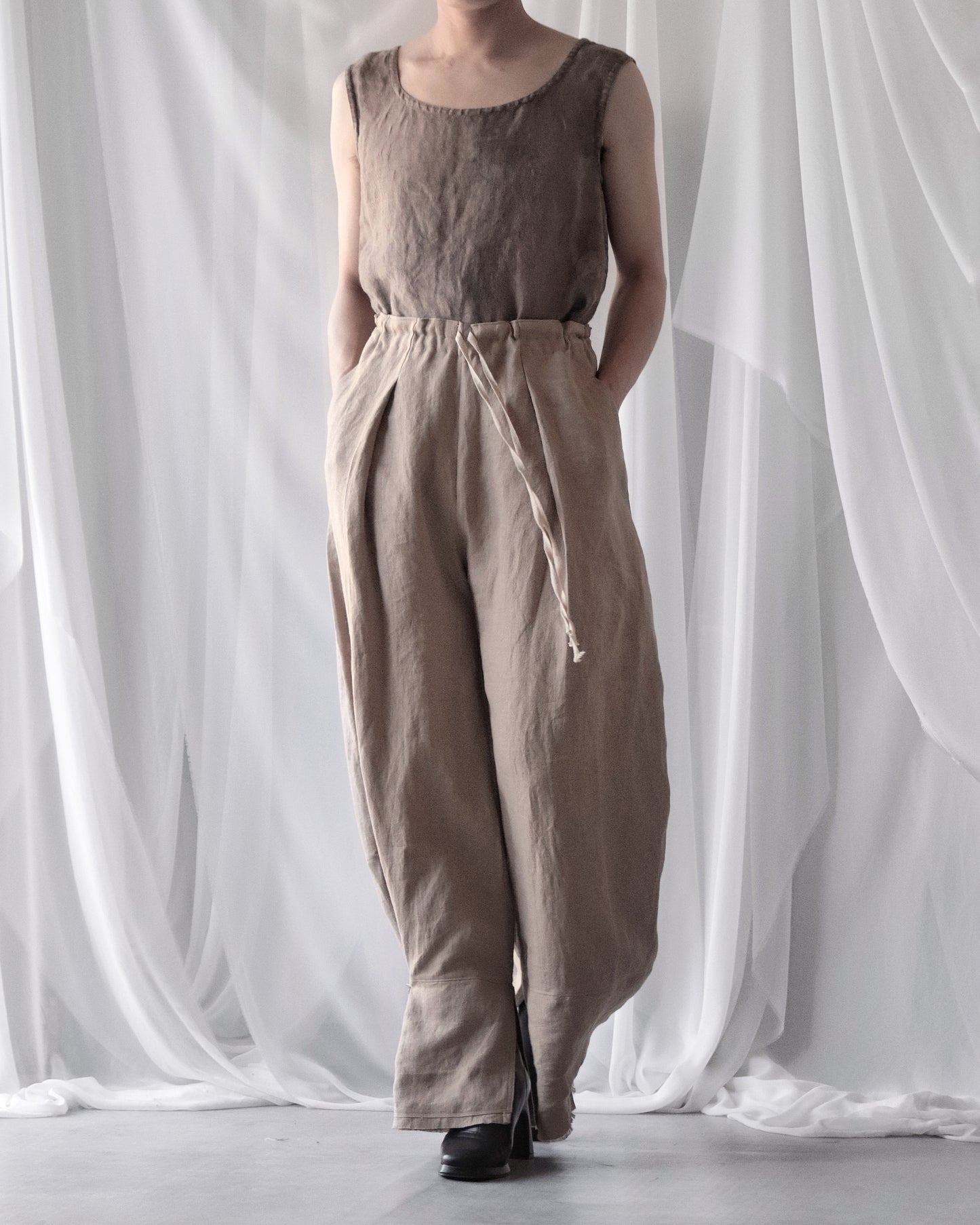 wide easy trousers