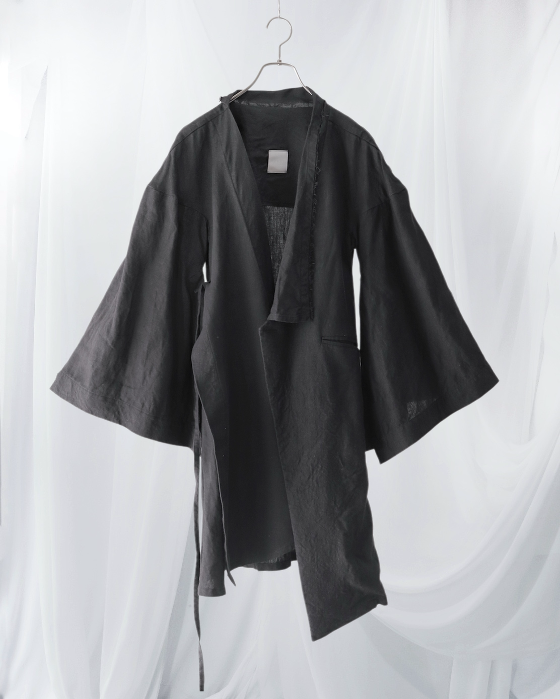 wide shoulder knee-length coat