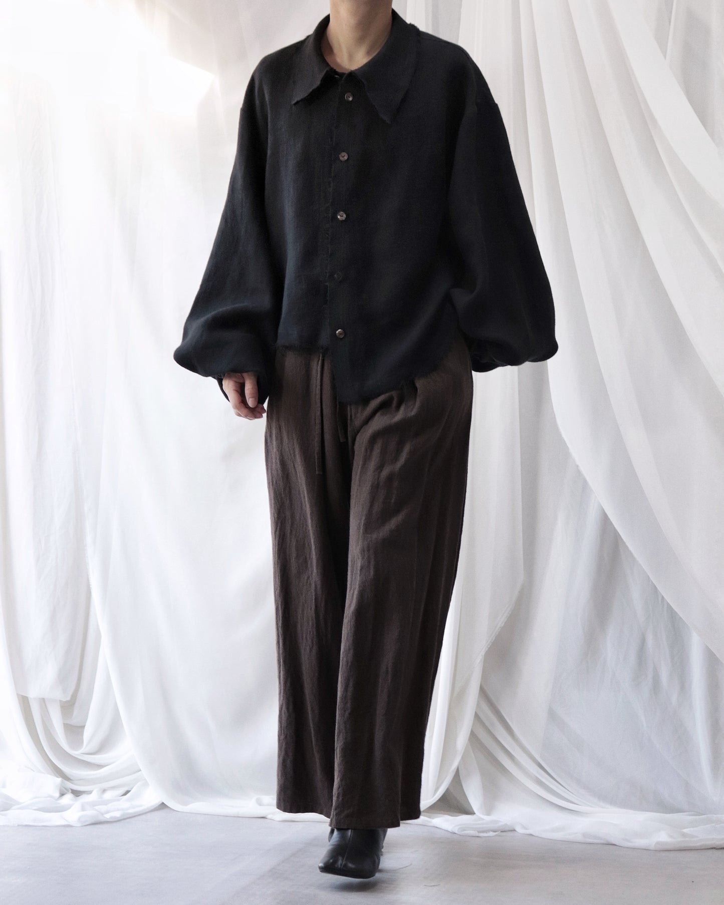 cut off flare sleeve shirt/black