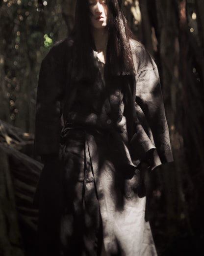 wide shoulder knee-length coat