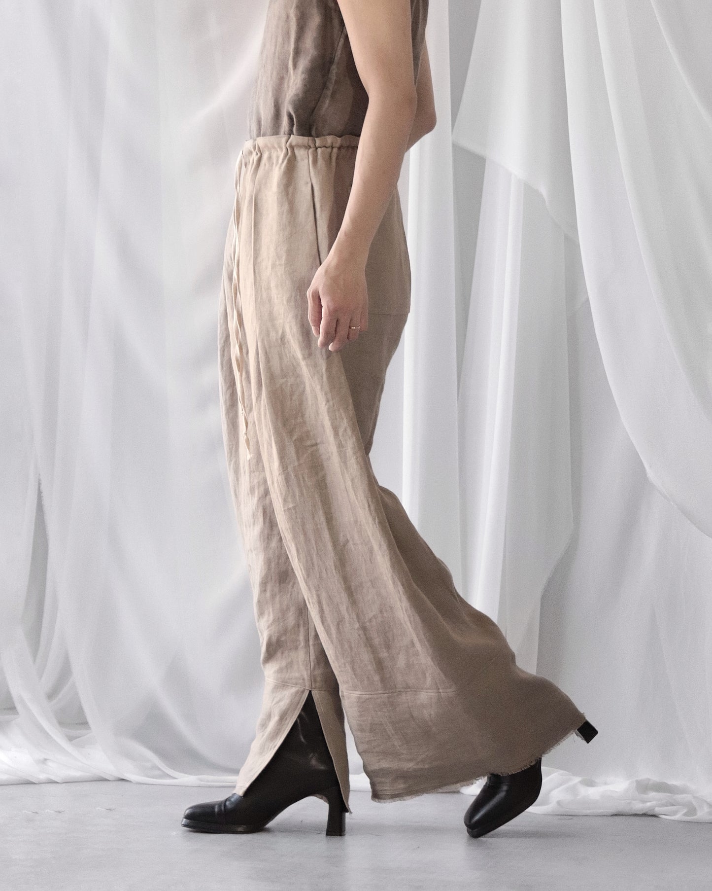 wide easy trousers
