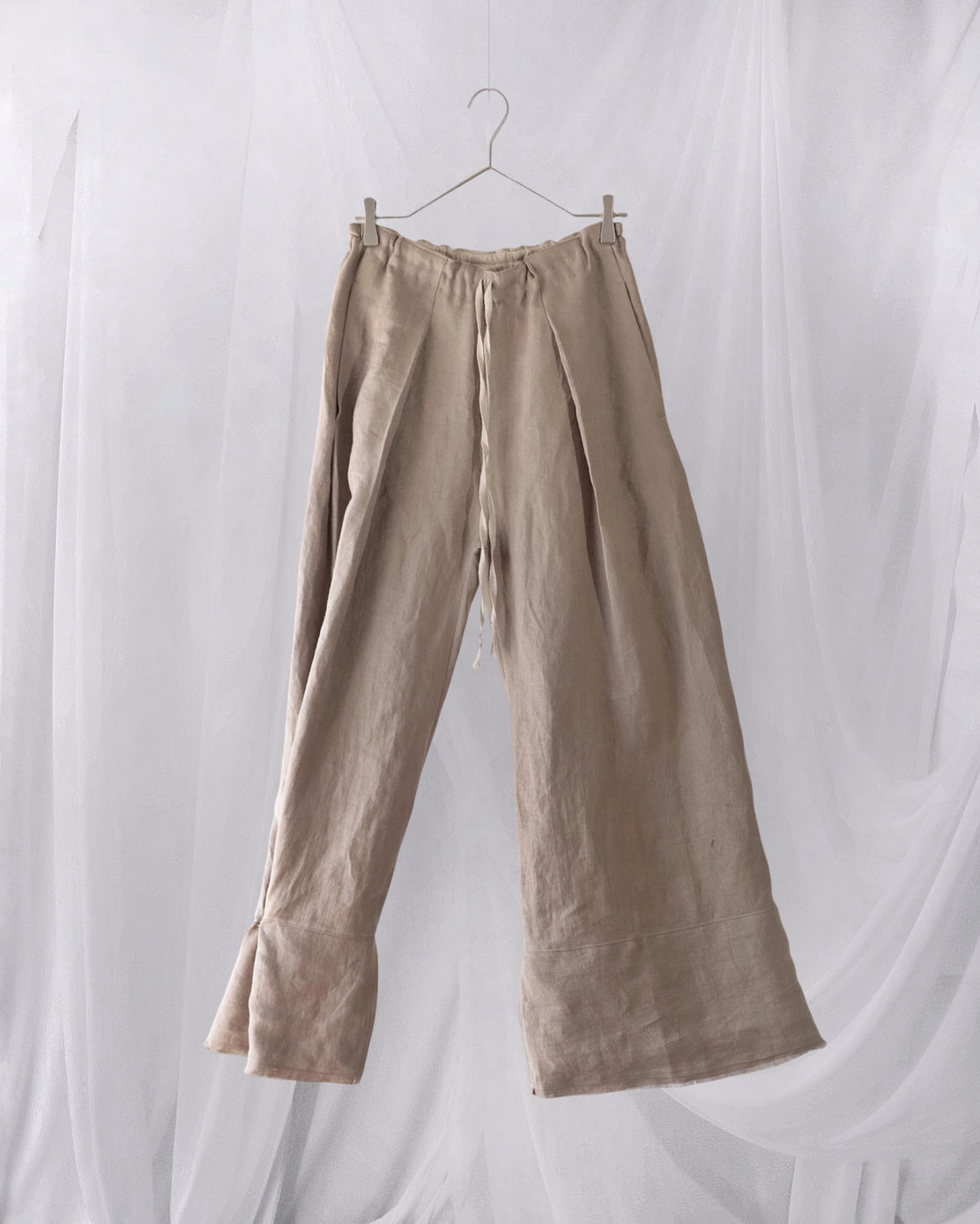 wide easy trousers