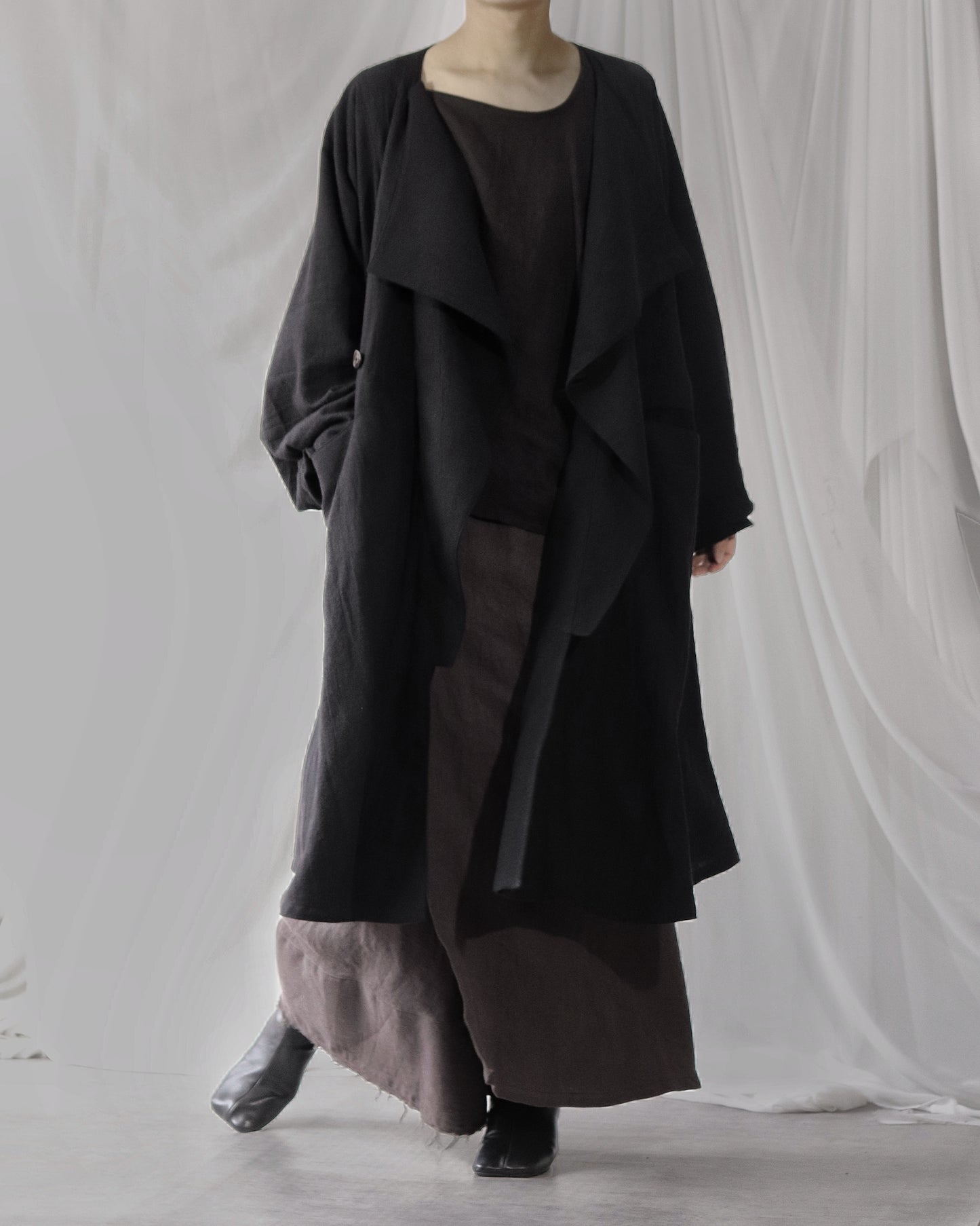 vestido de lino con cuello de tres vías