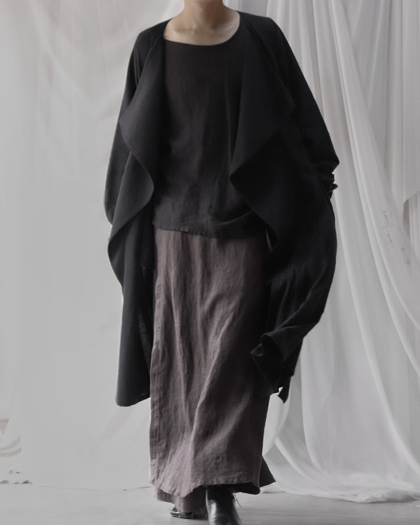 vestido de lino con cuello de tres vías