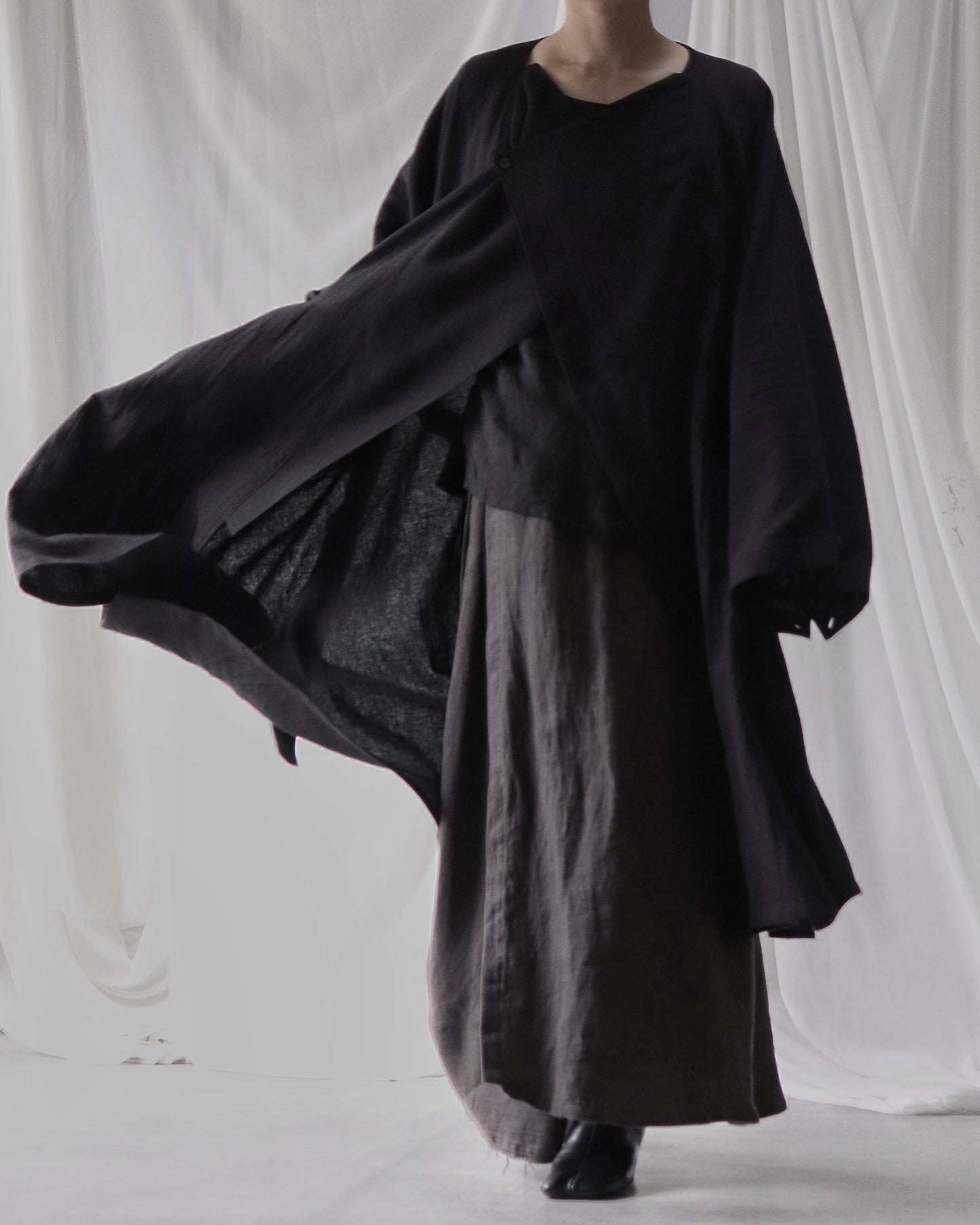 vestido de lino con cuello de tres vías