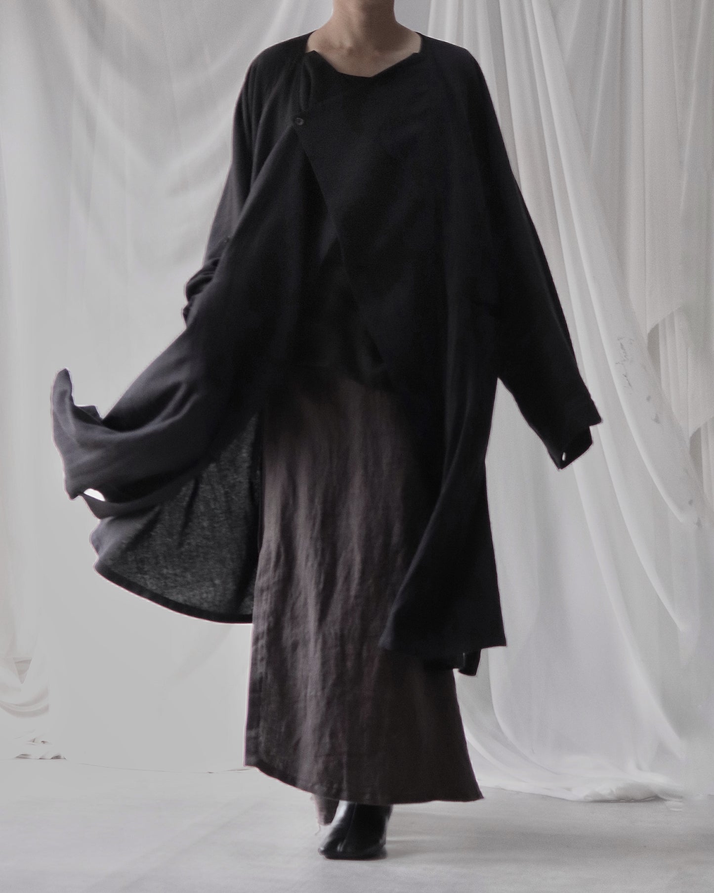 vestido de lino con cuello de tres vías