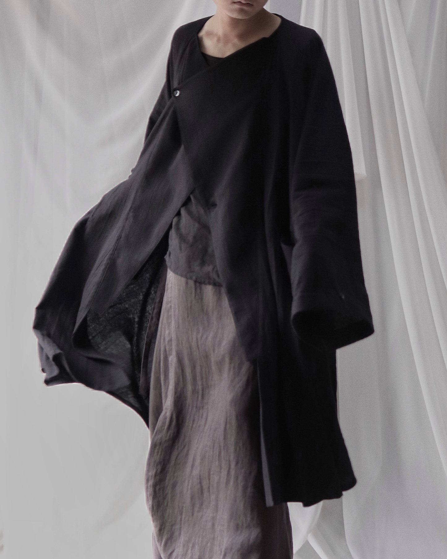 vestido de lino con cuello de tres vías