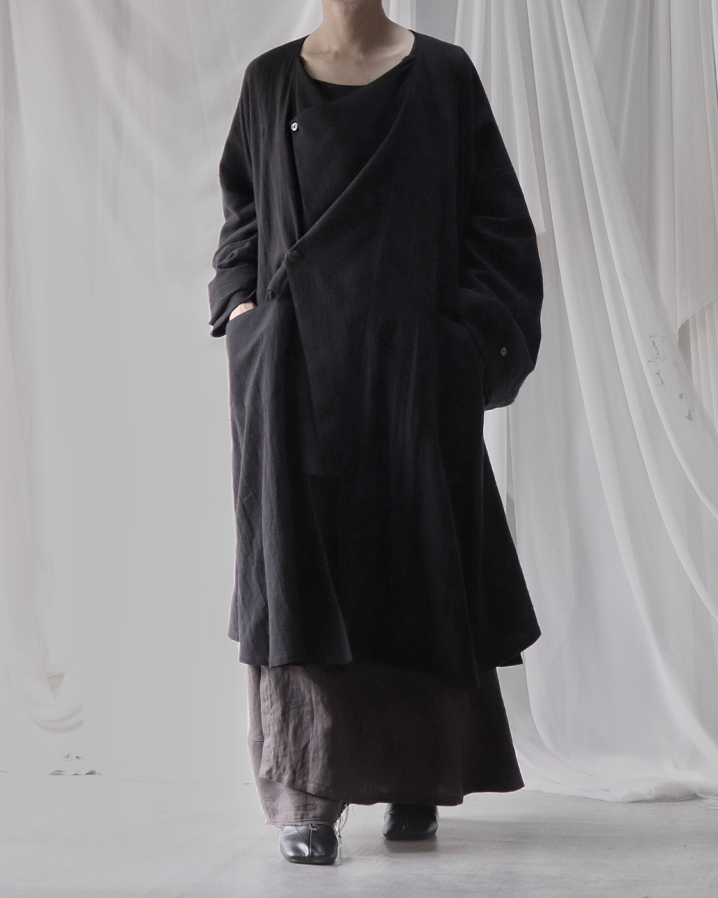 vestido de lino con cuello de tres vías