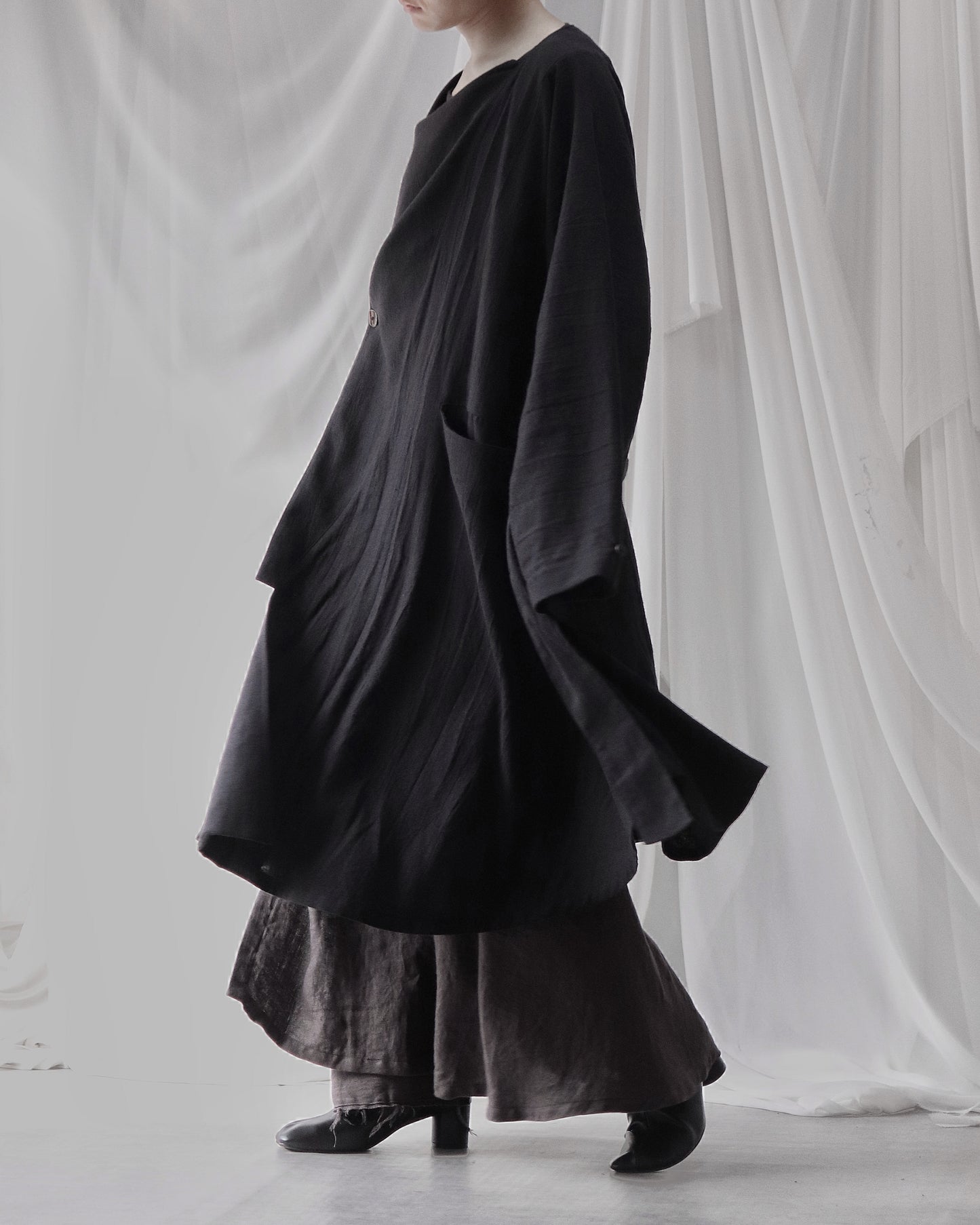 vestido de lino con cuello de tres vías