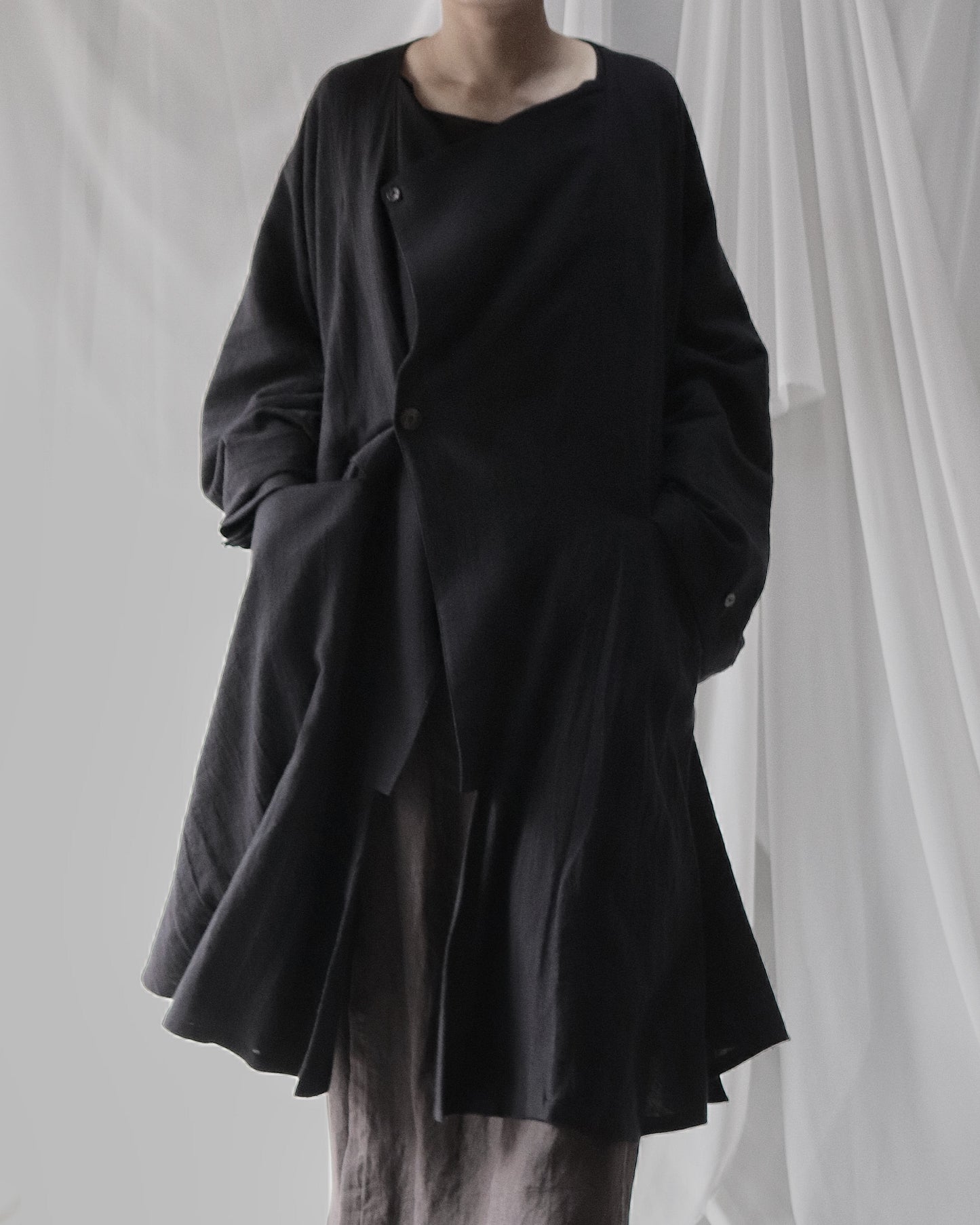 vestido de lino con cuello de tres vías