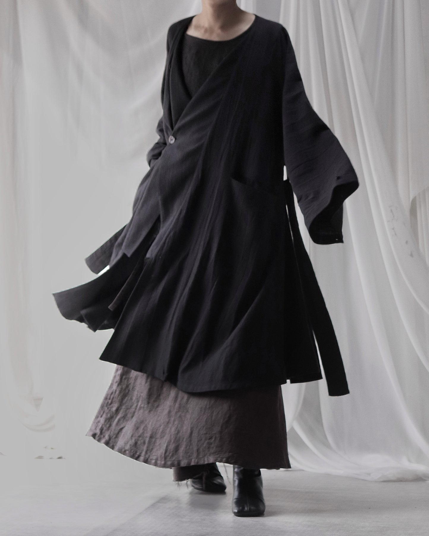 vestido de lino con cuello de tres vías
