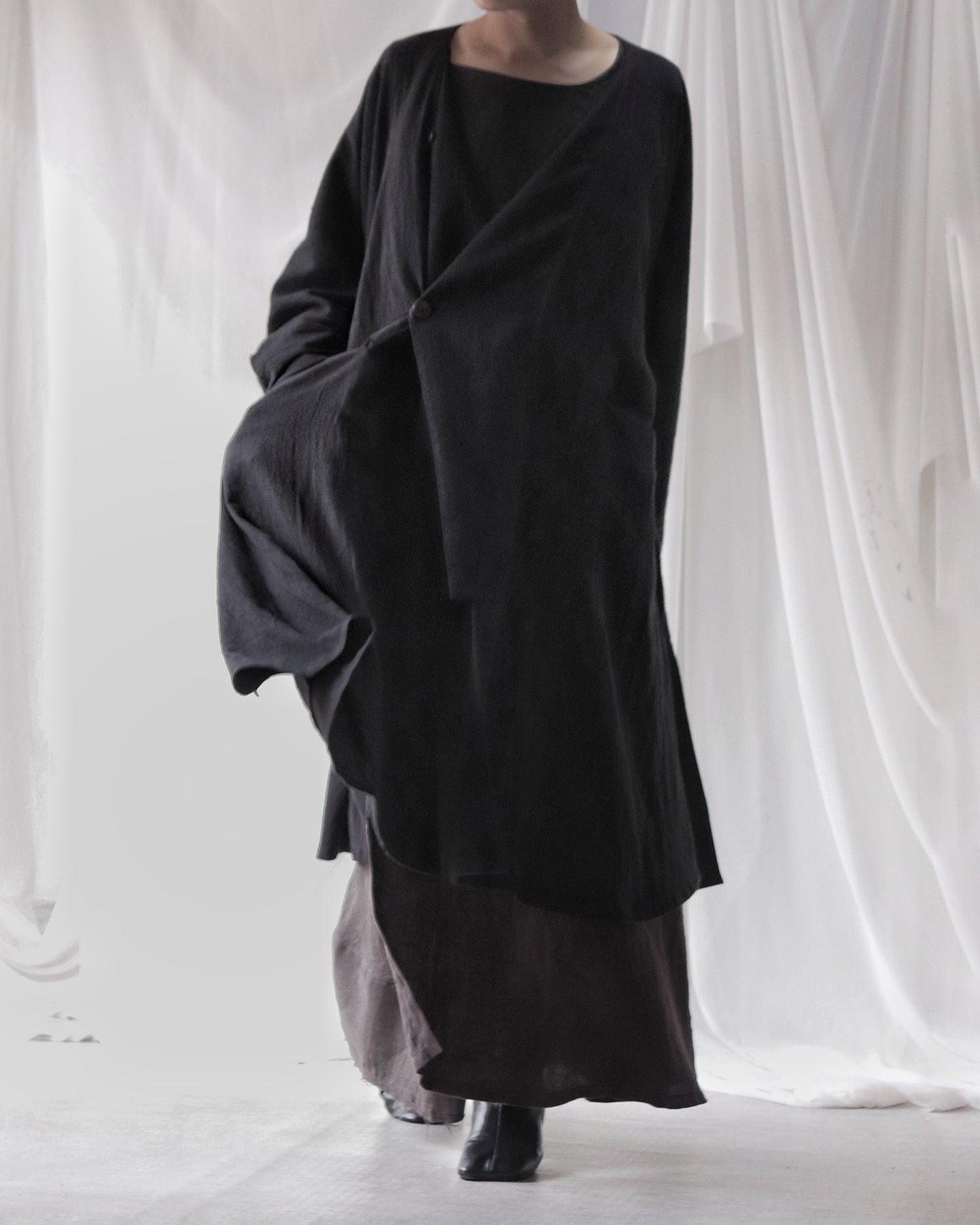 vestido de lino con cuello de tres vías