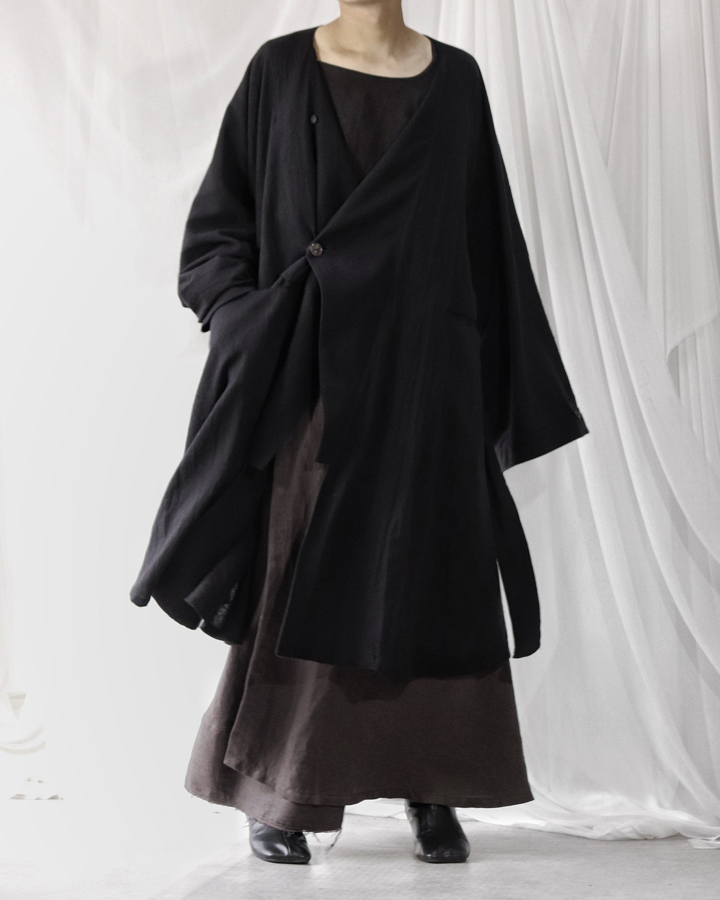 vestido de lino con cuello de tres vías