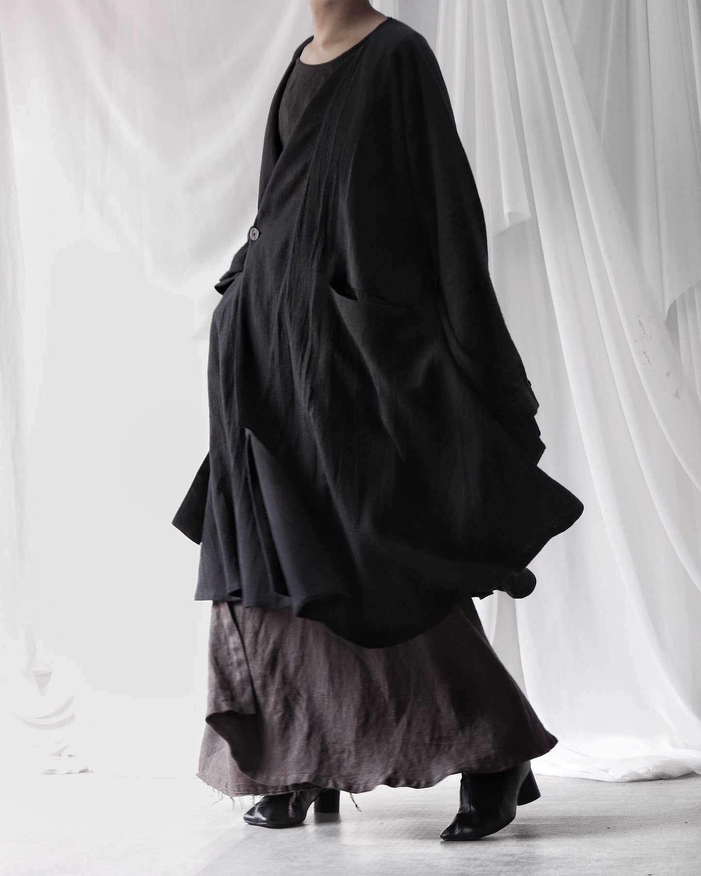 vestido de lino con cuello de tres vías