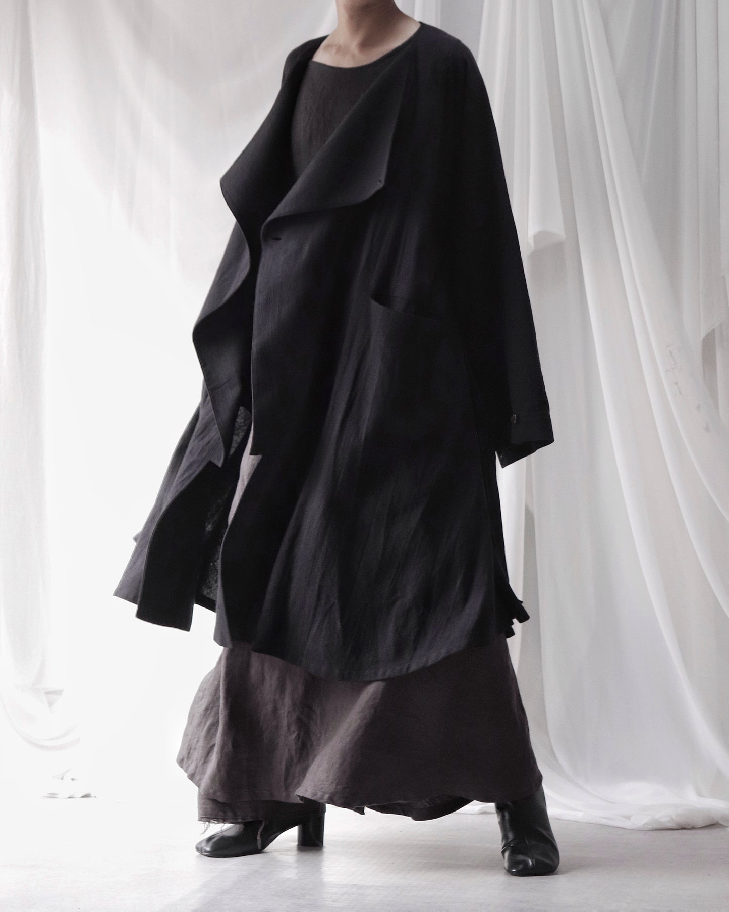 vestido de lino con cuello de tres vías