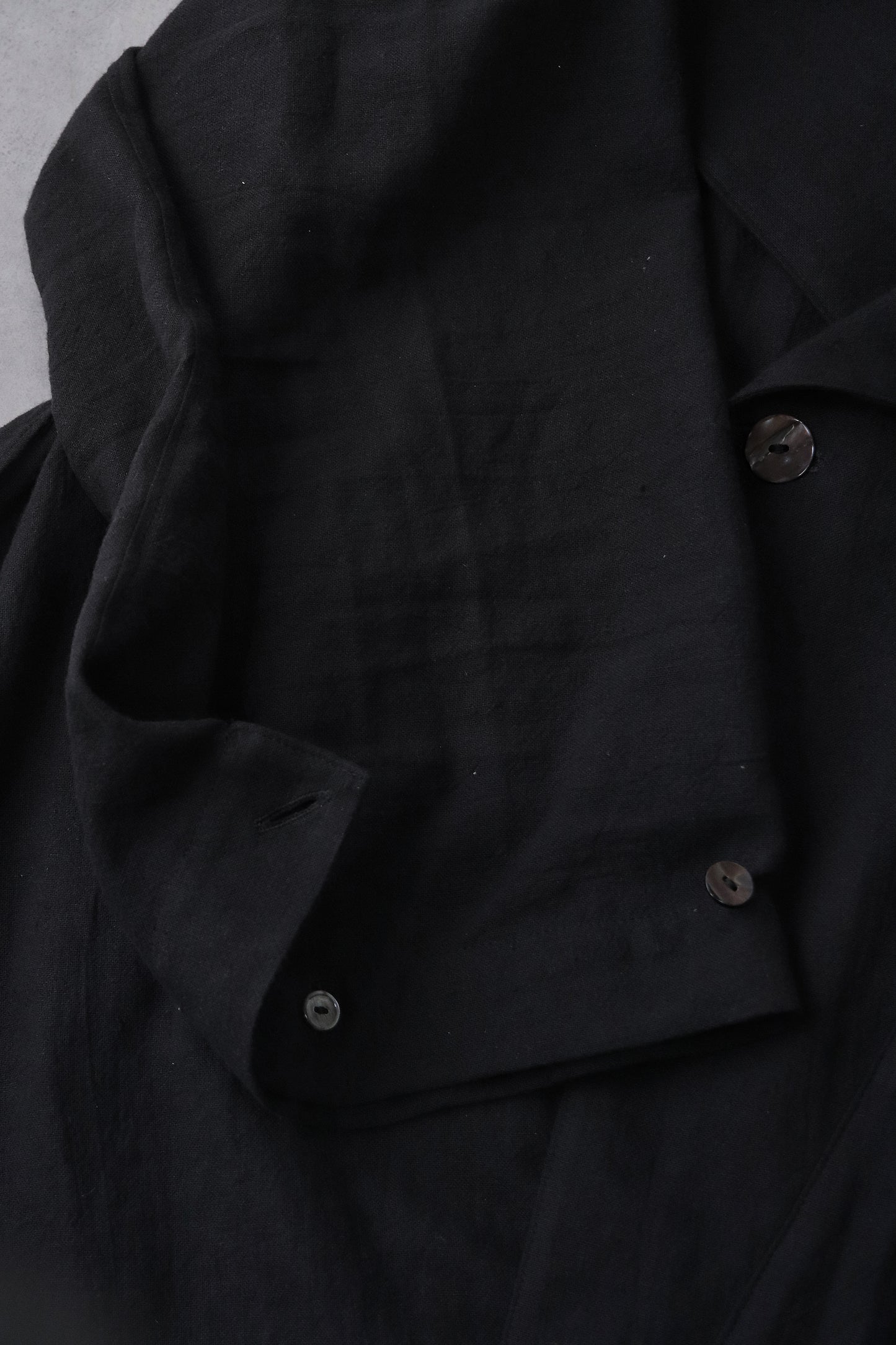 vestido de lino con cuello de tres vías