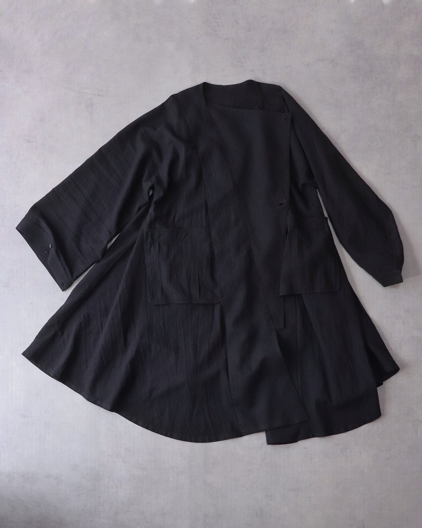 vestido de lino con cuello de tres vías
